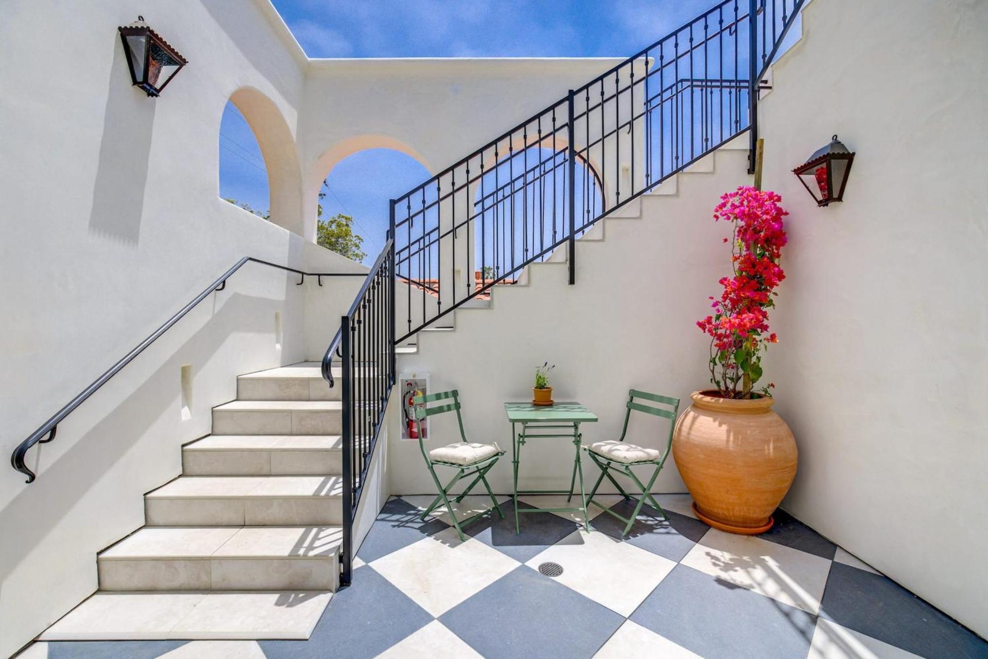 Casa De La Vina - Boutique Apartments In Downtown Santa Bárbara Exterior foto